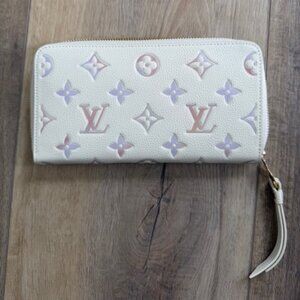 NEW Cream Zipper Wallet 8" x 4"